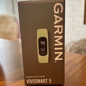 Garmin vívosmart® 5 Fitness Tracker - Cool Mint